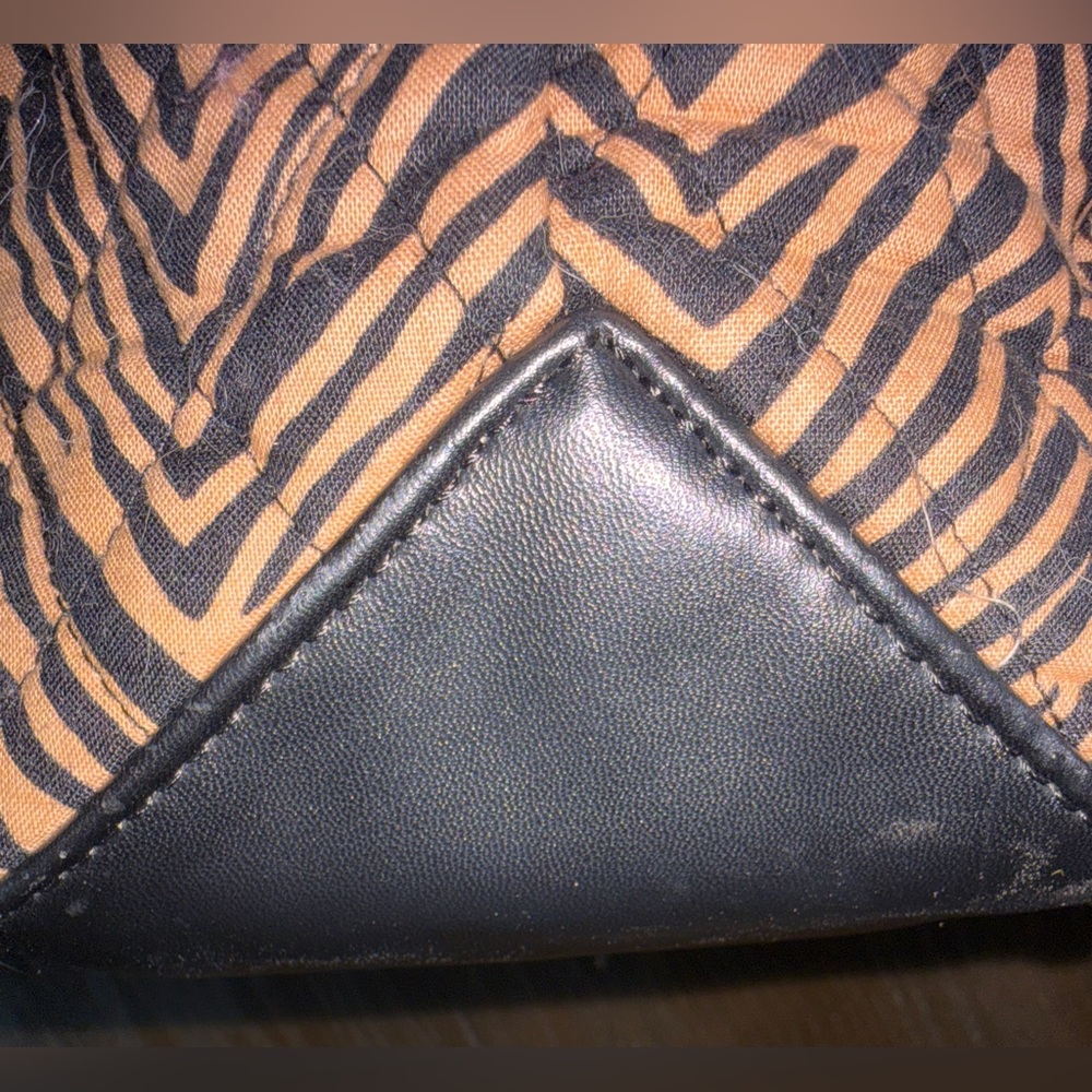 Vera Bradley Preloved Animal Print Black and Tan Zebra Chevron Tote - Picture 9 of 9
